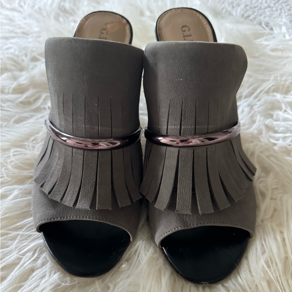 Gill slide on mule heel with a rose gold metal detail